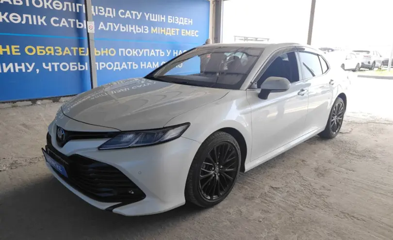 Toyota Camry 2019 года за 11 800 000 тг. в Алматы