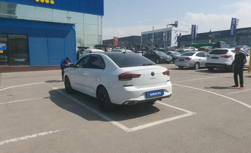 Volkswagen Polo 2022 года за 7 800 000 тг. в Алматы фото 4