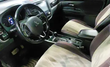 Mitsubishi Outlander 2021 года за 11 000 000 тг. в Астана фото 5