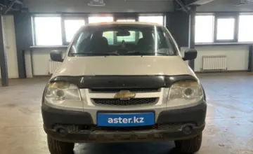 Chevrolet Niva 2013 года за 2 700 000 тг. в Астана фото 2