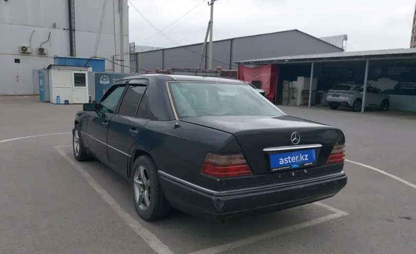 Mercedes-Benz E-Класс 1994 года за 2 000 000 тг. в Шымкент фото 4