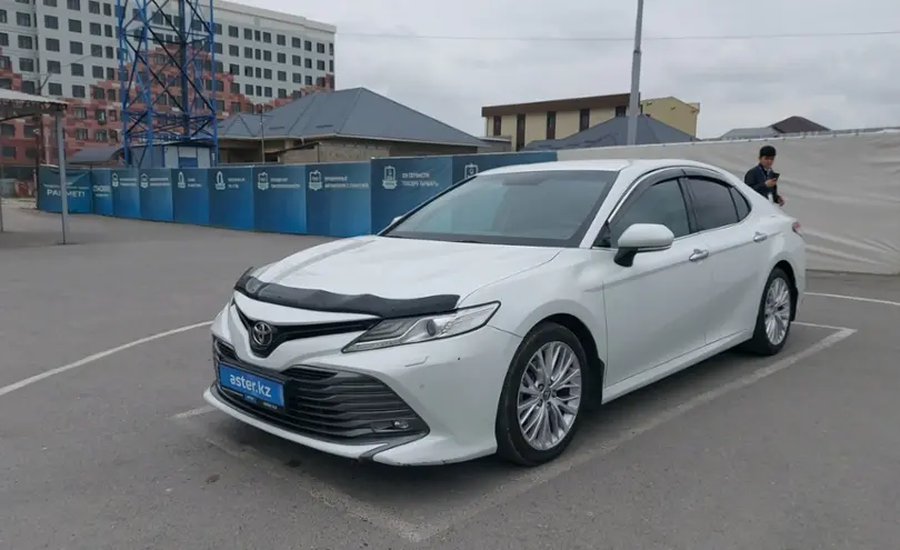 Toyota Camry 2018 года за 13 000 000 тг. в Шымкент