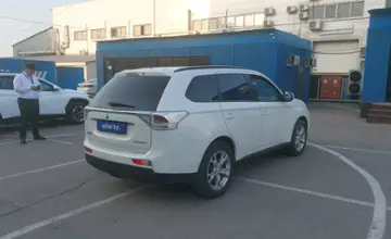 Mitsubishi Outlander 2013 года за 7 000 000 тг. в Алматы фото 3