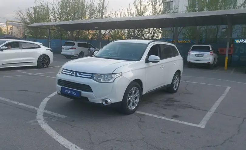 Mitsubishi Outlander 2013 года за 7 000 000 тг. в Алматы