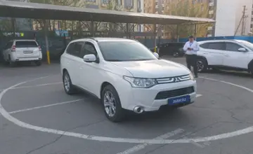Mitsubishi Outlander 2013 года за 7 000 000 тг. в Алматы фото 2