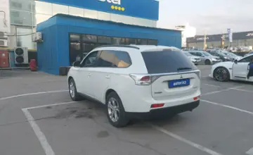 Mitsubishi Outlander 2013 года за 7 000 000 тг. в Алматы фото 4