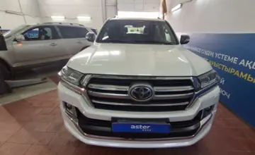 Toyota Land Cruiser 2018 года за 28 000 000 тг. в Астана фото 2