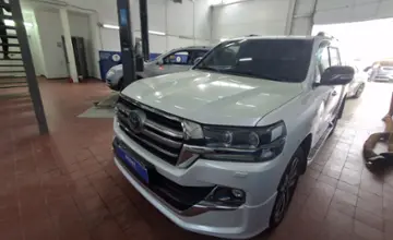 Toyota Land Cruiser 2018 года за 28 000 000 тг. в Астана фото 1