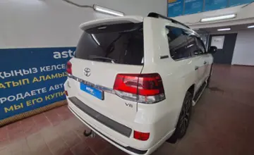 Toyota Land Cruiser 2018 года за 28 000 000 тг. в Астана