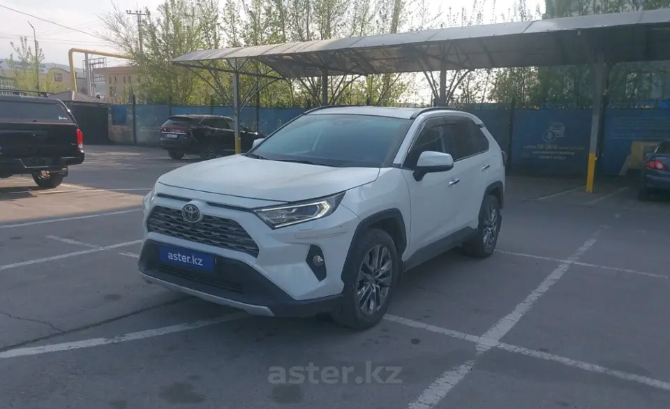 Toyota RAV4 2020 года за 15 000 000 тг. в Алматы