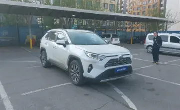 Toyota RAV4 2020 года за 15 000 000 тг. в Алматы фото 2
