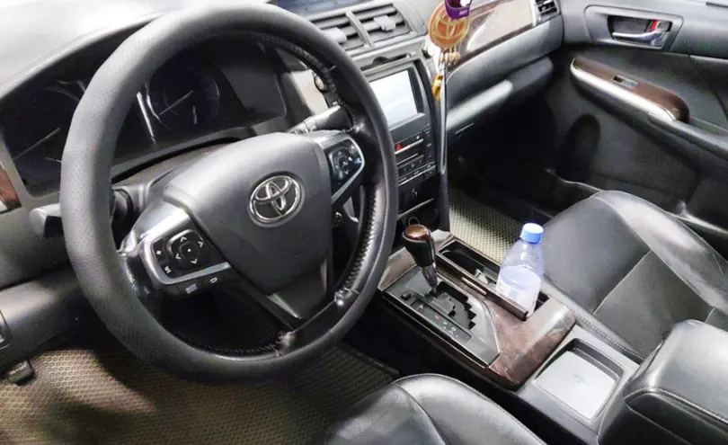 Toyota Camry 2015 года за 9 000 000 тг. в Астана фото 5