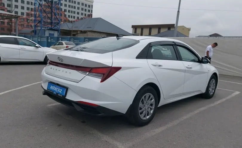 Hyundai Elantra 2021 года за 8 500 000 тг. в Шымкент фото 3