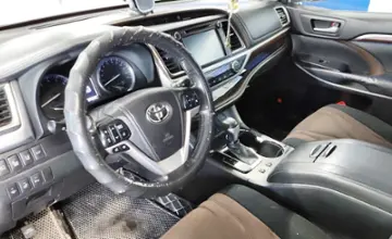 Toyota Highlander 2014 года за 16 000 000 тг. в Астана фото 5