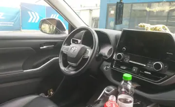 Toyota Highlander 2023 года за 20 000 000 тг. в Алматы фото 5