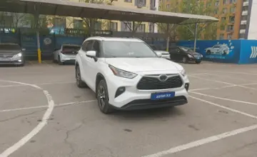 Toyota Highlander 2023 года за 20 000 000 тг. в Алматы фото 2