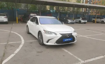 Lexus ES 2018 года за 17 400 000 тг. в Алматы фото 2