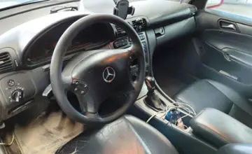 Mercedes-Benz C-Класс 2003 года за 3 000 000 тг. в Астана фото 5