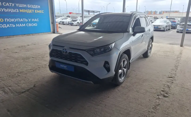 Toyota RAV4 2021 года за 14 500 000 тг. в Алматы