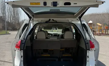 Toyota Sienna 2014 года за 15 000 000 тг. в Алматы фото 4