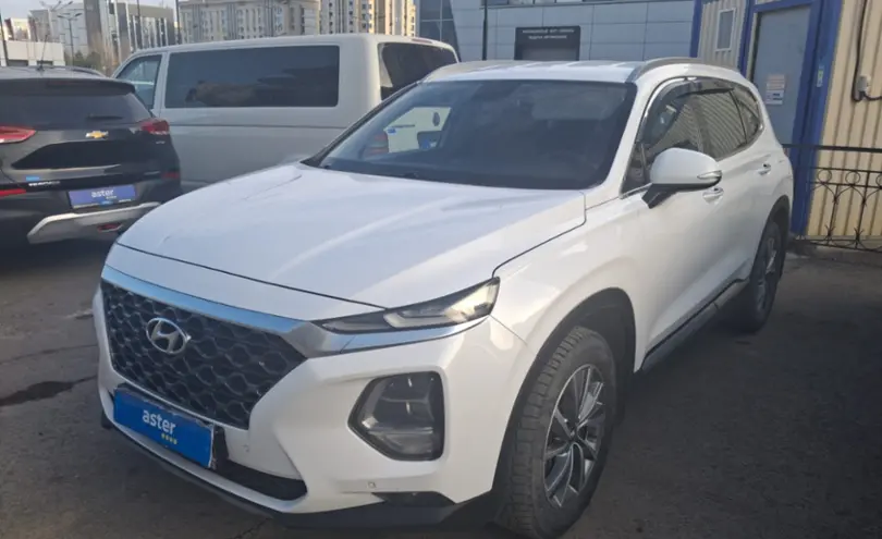 Hyundai Santa Fe 2020 года за 12 300 000 тг. в Астана