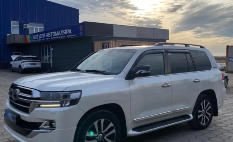Toyota Land Cruiser 2019 года за 43 000 000 тг. в Караганда