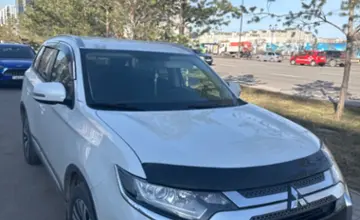 Mitsubishi Outlander 2019 года за 14 200 000 тг. в Астана фото 3