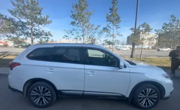 Mitsubishi Outlander 2019 года за 14 200 000 тг. в Астана фото 4