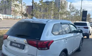 Mitsubishi Outlander 2019 года за 14 200 000 тг. в Астана