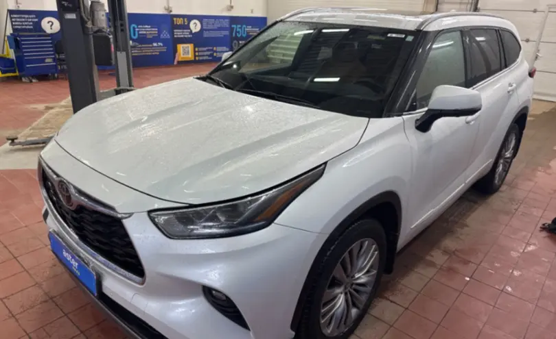 Toyota Highlander 2022 года за 33 000 000 тг. в Астана