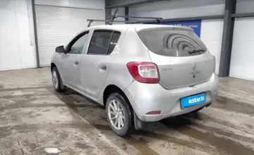 Renault Sandero 2015 года за 3 600 000 тг. в Астана фото 4