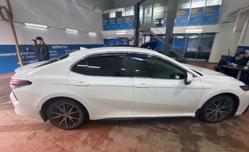 Toyota Camry 2021 года за 13 000 000 тг. в Астана фото 4