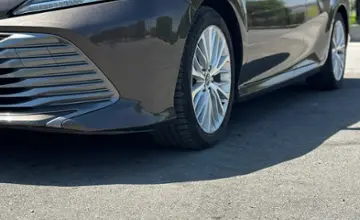 Toyota Camry 2018 года за 13 500 000 тг. в Шымкент фото 2