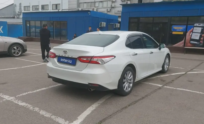 Toyota Camry 2020 года за 13 700 000 тг. в Алматы фото 3