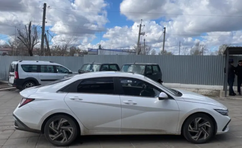 Hyundai Elantra 2023 года за 10 000 000 тг. в Уральск фото 4