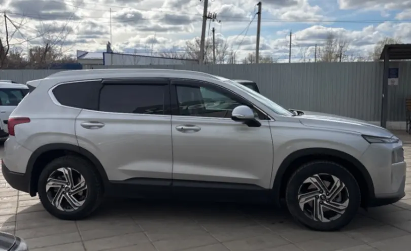 Hyundai Santa Fe 2022 года за 16 000 000 тг. в Уральск фото 4