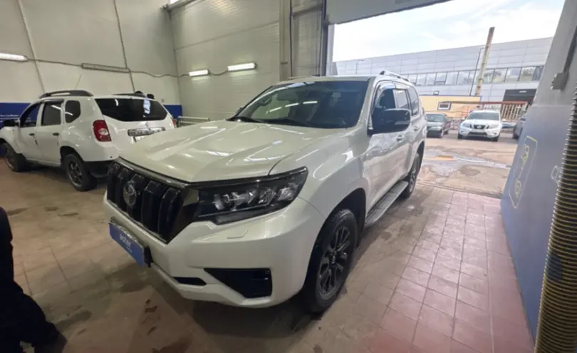 Toyota Land Cruiser Prado 2021 года за 25 000 000 тг. в Астана