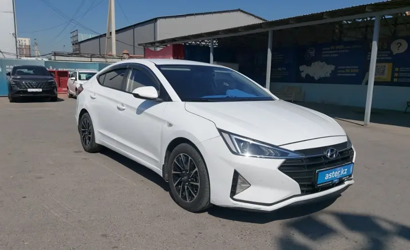 Hyundai Elantra 2019 года за 6 500 000 тг. в Шымкент фото 2