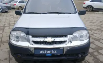 Chevrolet Niva 2011 года за 2 600 000 тг. в Уральск фото 2