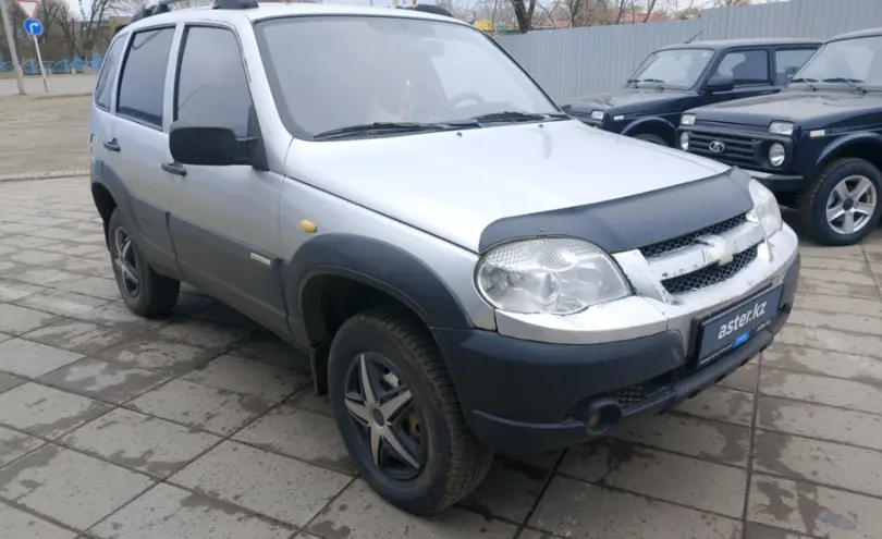 Chevrolet Niva 2011 года за 2 600 000 тг. в Уральск фото 3