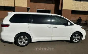 Toyota Sienna 2017 года за 13 200 000 тг. в Астана фото 2