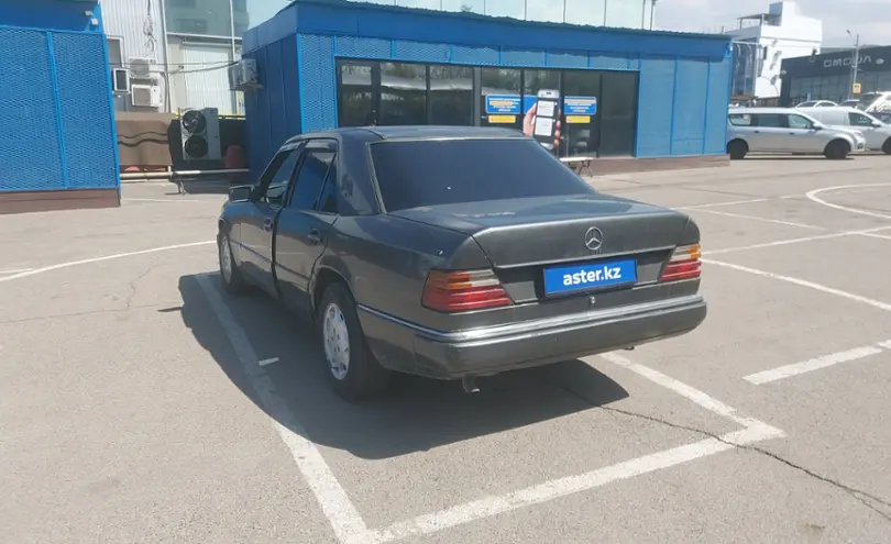 Mercedes-Benz W124 1991 года за 1 500 000 тг. в Алматы фото 4