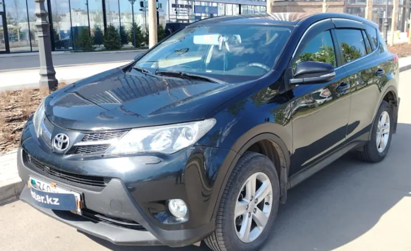 Toyota RAV4 2013 года за 10 000 000 тг. в Астана