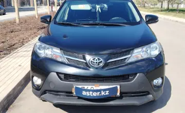 Toyota RAV4 2013 года за 10 000 000 тг. в Астана фото 2