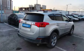 Toyota RAV4 2015 года за 9 500 000 тг. в Астана фото 3