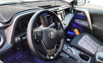 Toyota RAV4 2015 года за 9 500 000 тг. в Астана фото 5