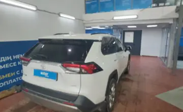 Toyota RAV4 2023 года за 20 000 000 тг. в Астана