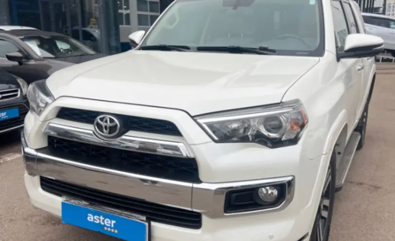 Toyota 4Runner 2015 года за 20 000 000 тг. в Астана