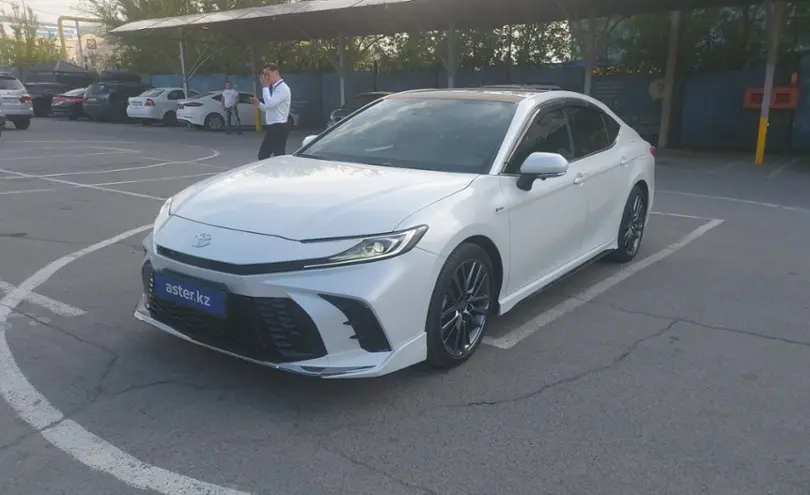 Toyota Camry 2024 года за 19 000 000 тг. в Алматы
