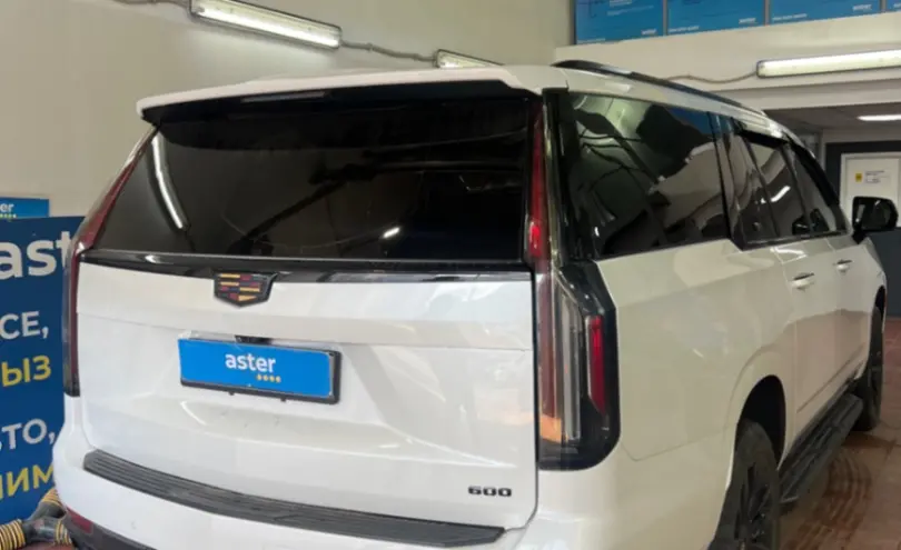 Cadillac Escalade 2023 года за 65 000 000 тг. в Астана фото 5